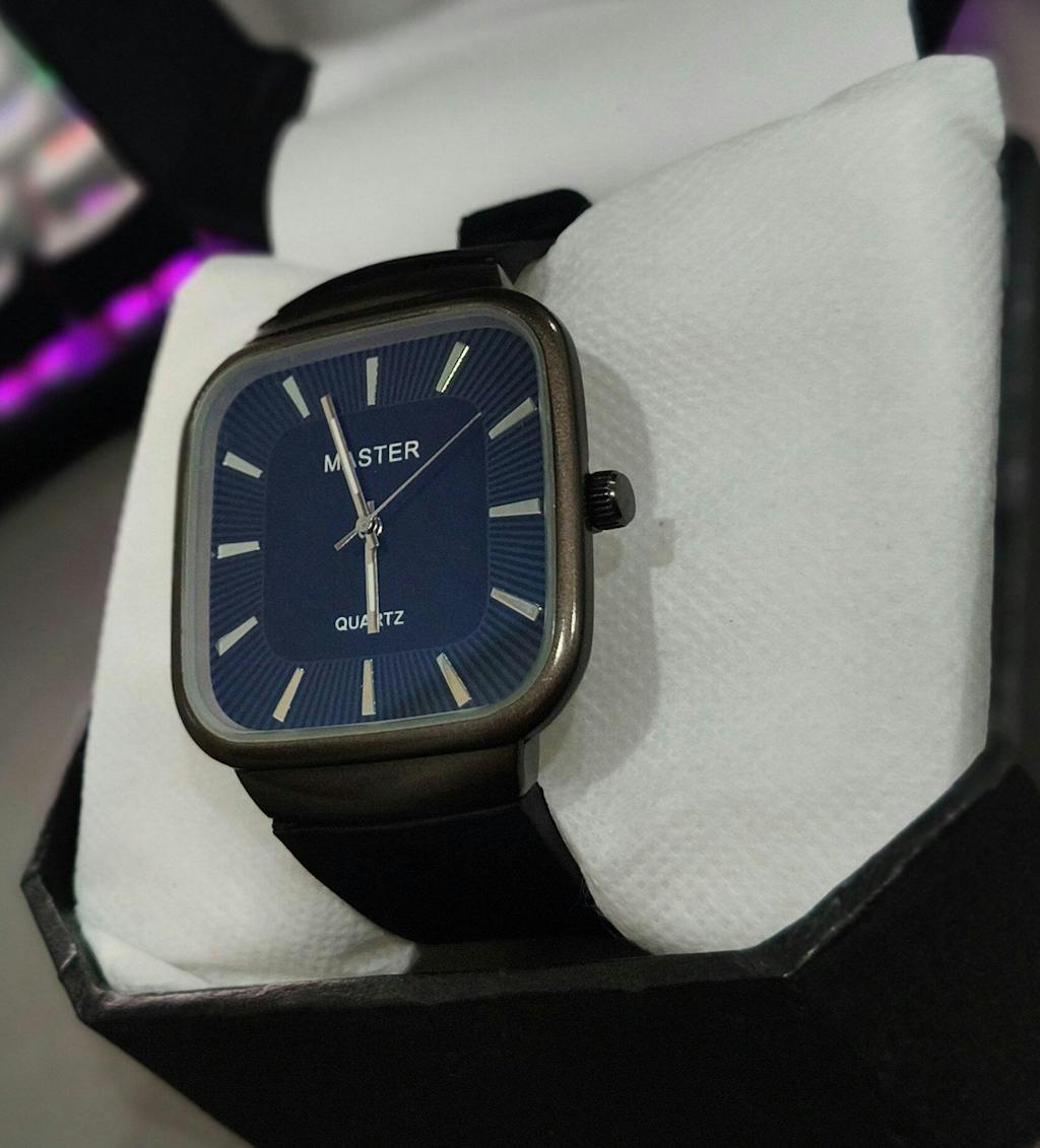 Hight Quality Watch Free Delivery Limited Time offer