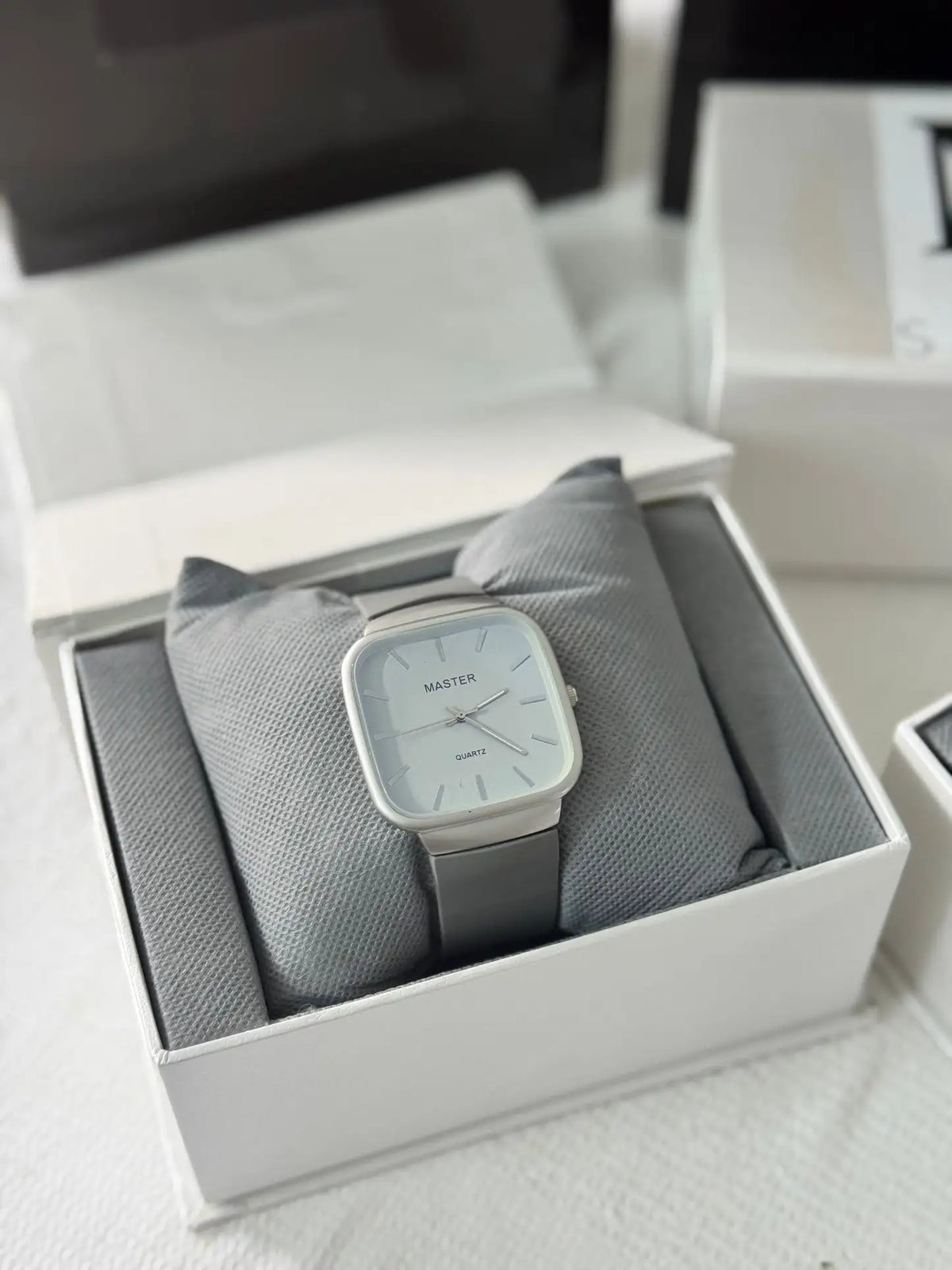 Hight Quality Watch Free Delivery Limited Time offer